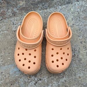 Crocs Classic Clogs Orange Men’s 6 / Women’s 8 Lightweight Slip-On
